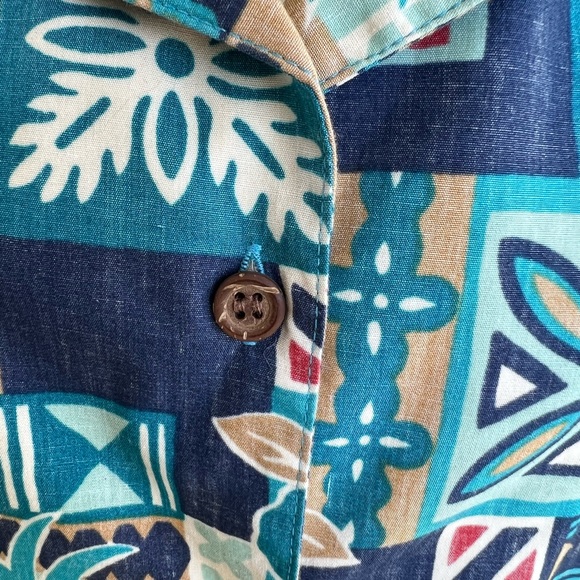 Vintage NFL Pro Bowl Official Woman’s VIP Sponsor Aloha Shirt - Picture 10 of 11